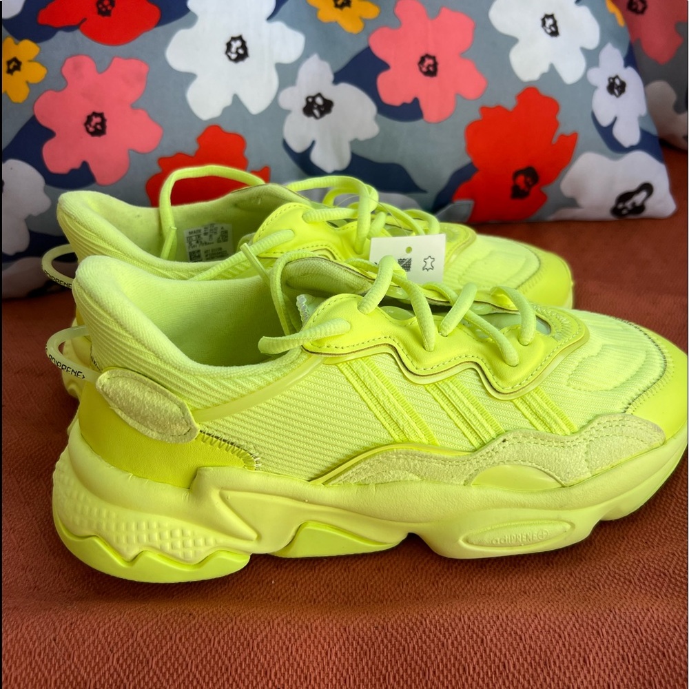 adidas Ozweego Frozen Yellow sneakers , running , athletic , gym women size 6.5